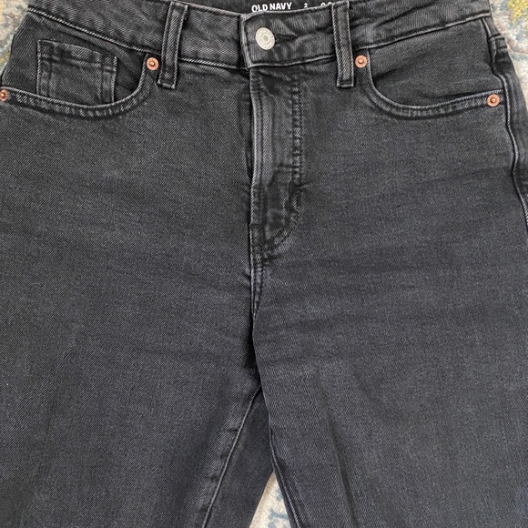 Old Navy High Rise O.G. Straight Leg Jeans in Black Wash Size 2 - Picture 3 of 5